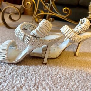 Gianni Bini White Ruched Heels